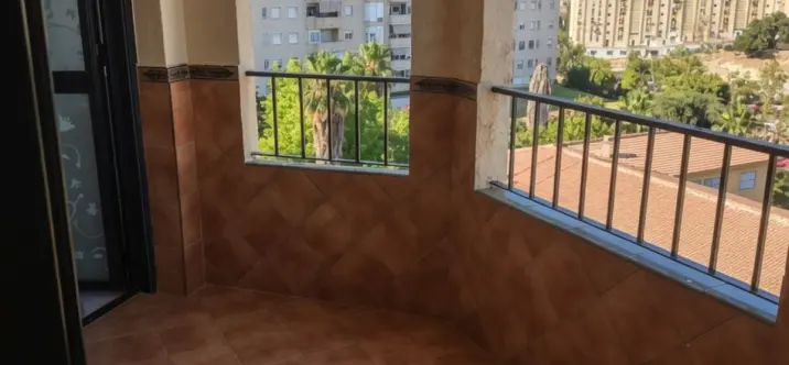 Sale of middle floor apartment in Marbella 3