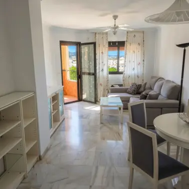 Продажа апартаментов на среднем этаже в Marbella