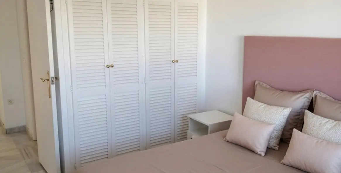 Sale of middle floor apartment in Marbella 8