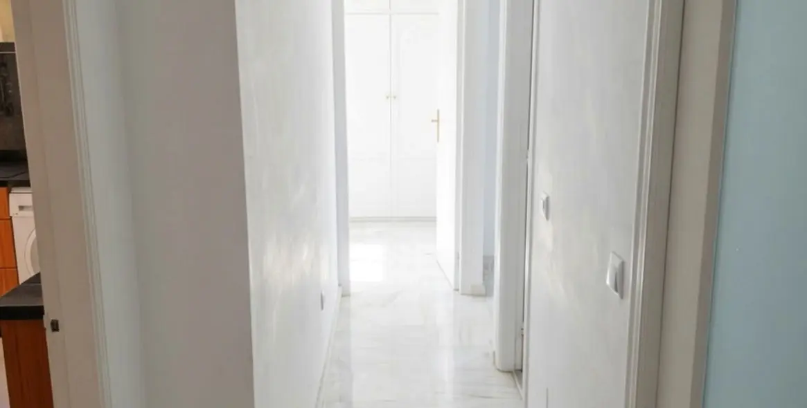 Sale of middle floor apartment in Marbella 19