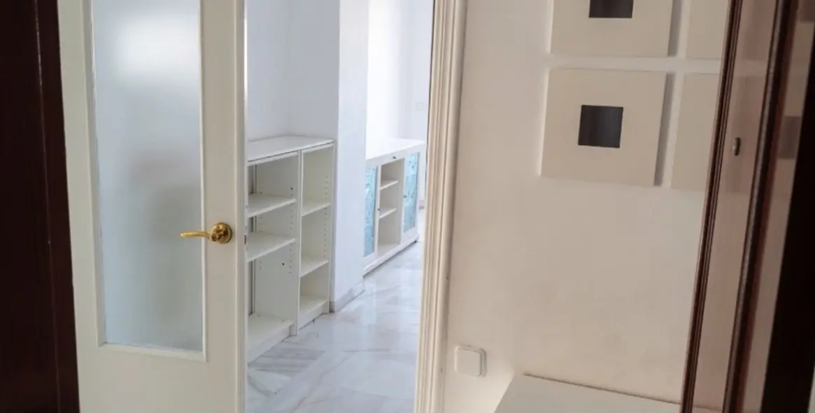 Sale of middle floor apartment in Marbella 20