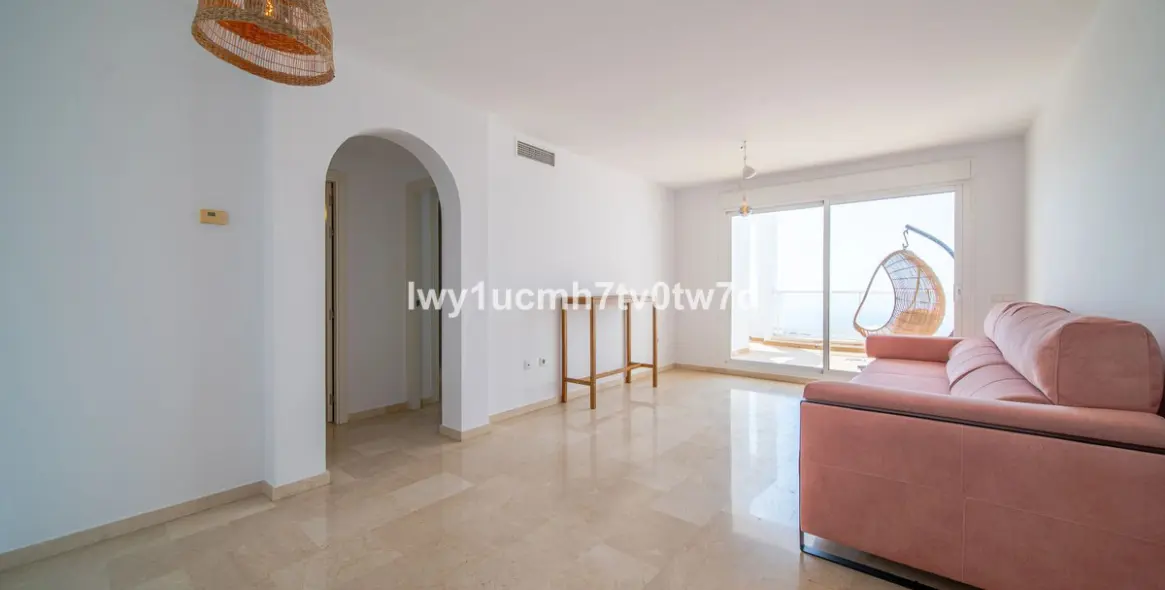 Sale of middle floor apartment in Benalmadena 4