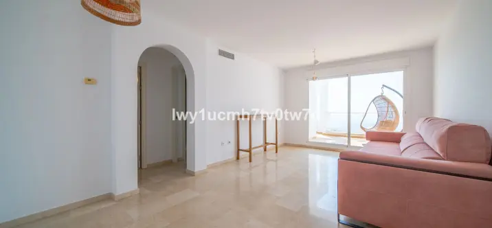 Sale of middle floor apartment in Benalmadena 3