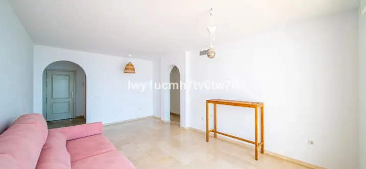 Sale of middle floor apartment in Benalmadena 4