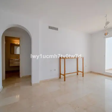 Sale of middle floor apartment in Benalmadena