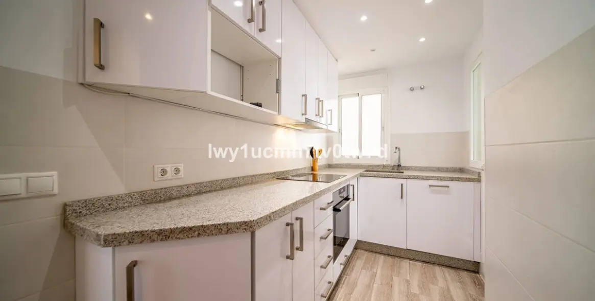 Sale of middle floor apartment in Benalmadena 7