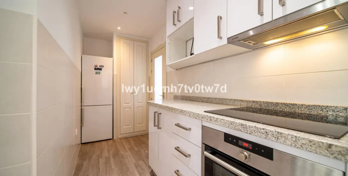 Sale of middle floor apartment in Benalmadena 8