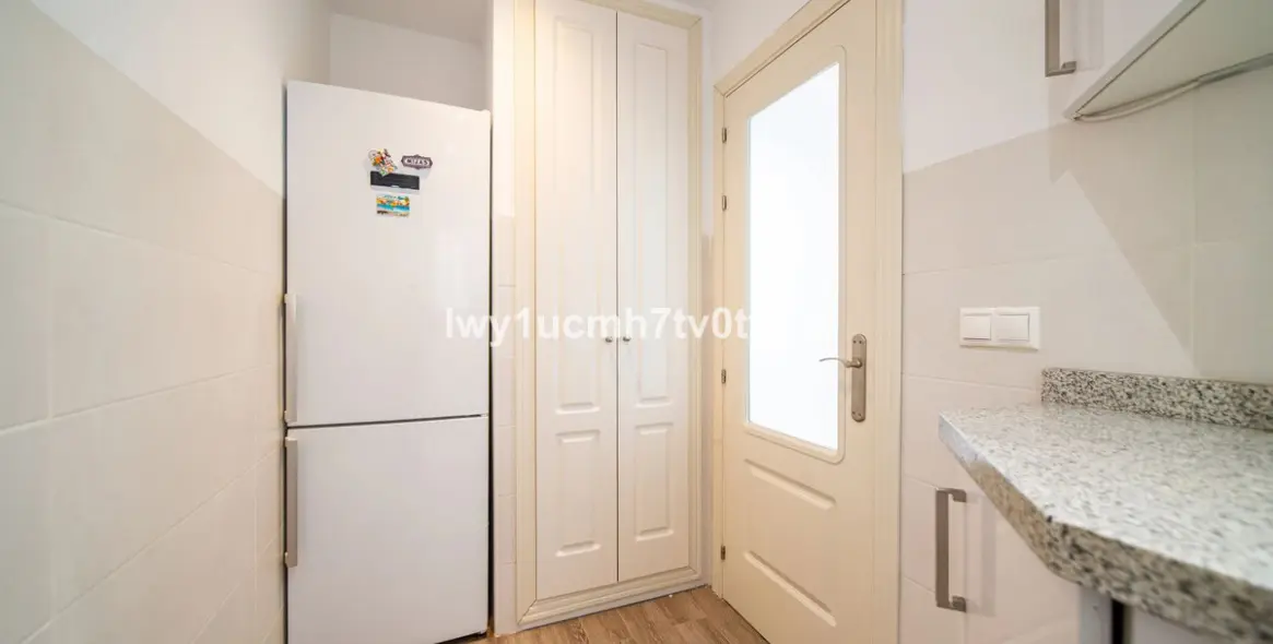 Sale of middle floor apartment in Benalmadena 15