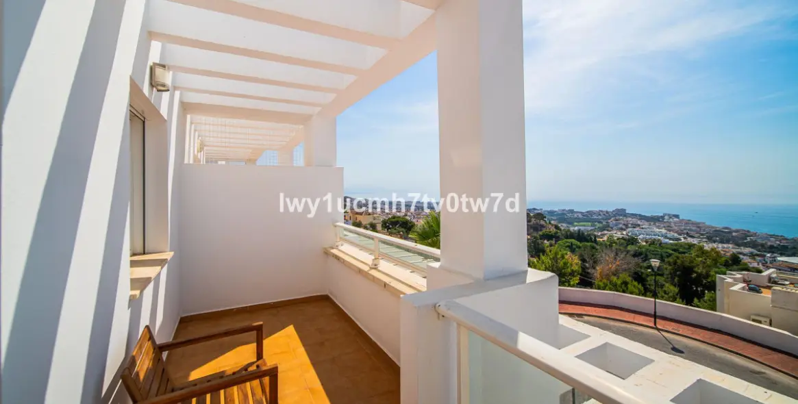Sale of middle floor apartment in Benalmadena 23