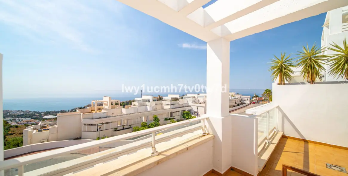 Sale of middle floor apartment in Benalmadena 29