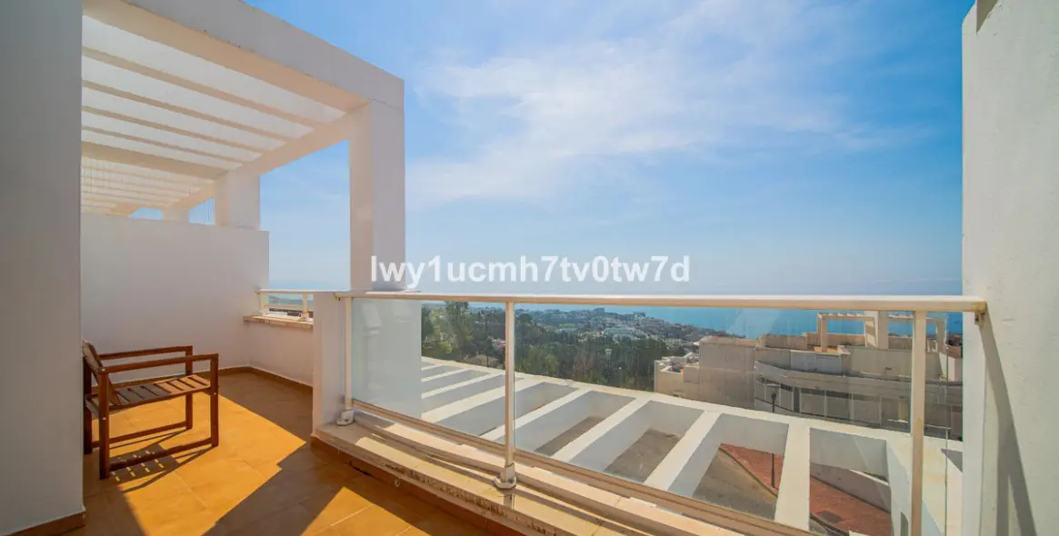 Sale of middle floor apartment in Benalmadena 30