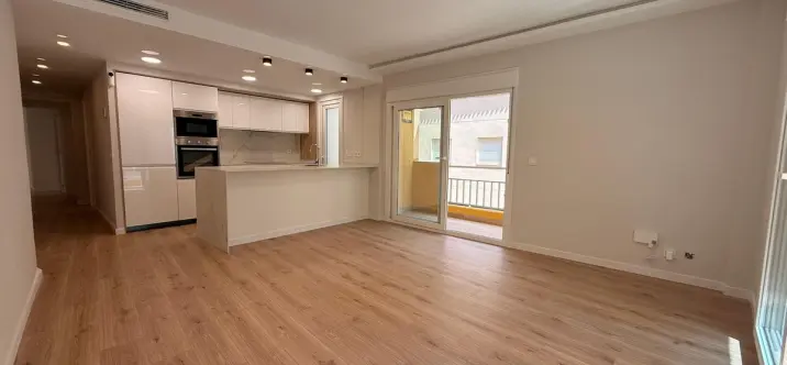 Продажа апартаментов на среднем этаже в Fuengirola 0