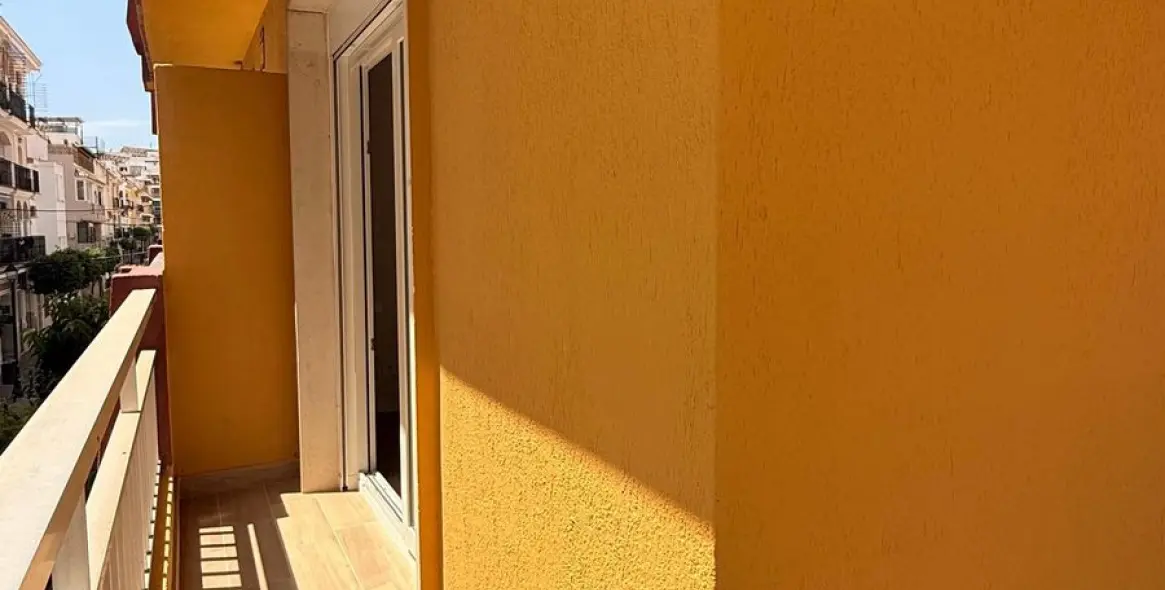 Sale of middle floor apartment in Fuengirola 3