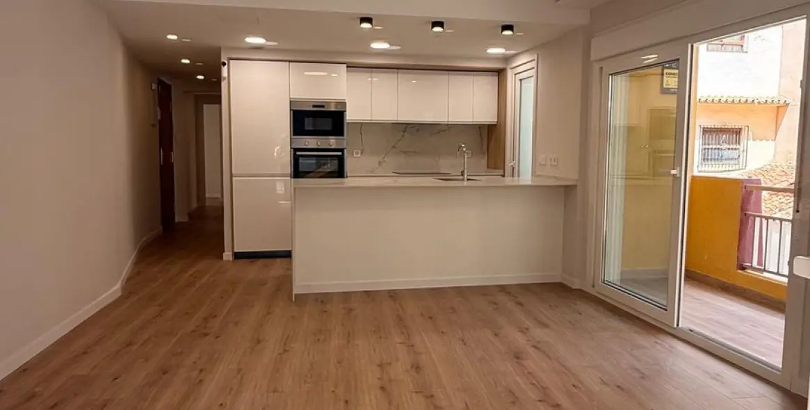 Sale of middle floor apartment in Fuengirola 4