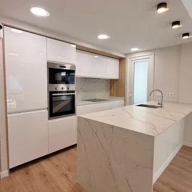 Продажа апартаментов на среднем этаже в Fuengirola