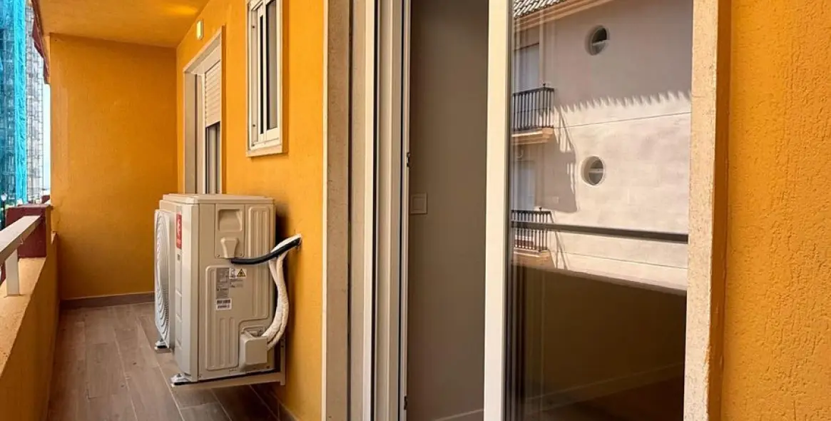 Sale of middle floor apartment in Fuengirola 8