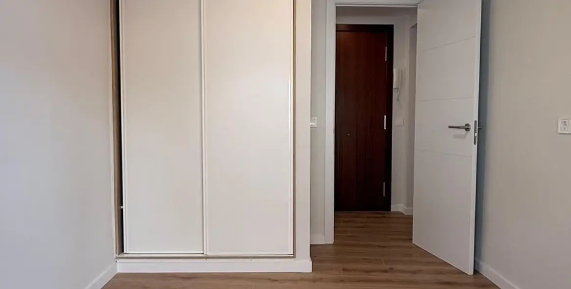 Sale of middle floor apartment in Fuengirola 15