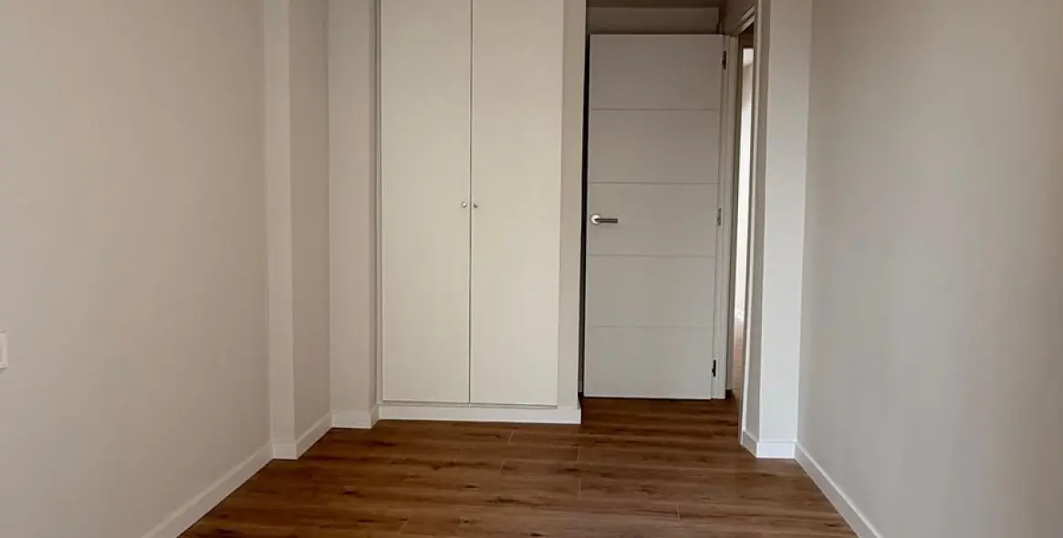 Sale of middle floor apartment in Fuengirola 21