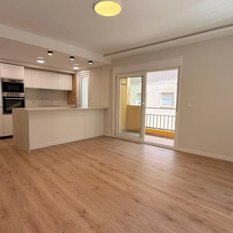 Venta de apartamento en planta media en Fuengirola