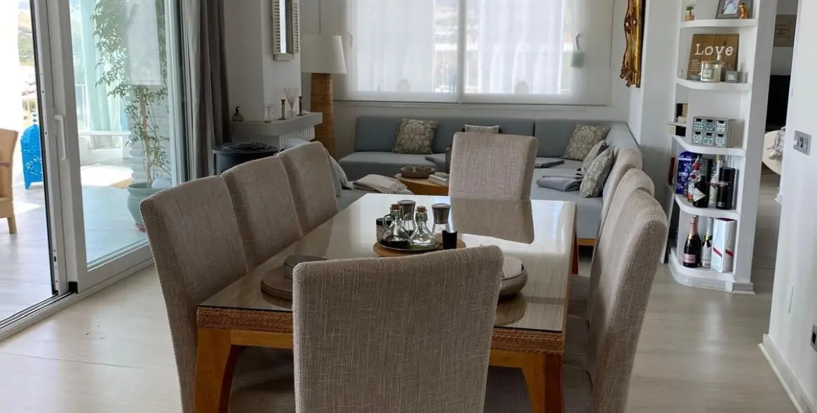 Sale of penthouse in Estepona 3