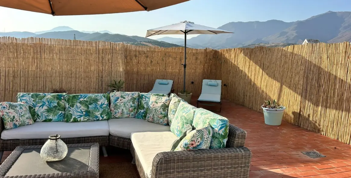 Sale of penthouse in Estepona 32