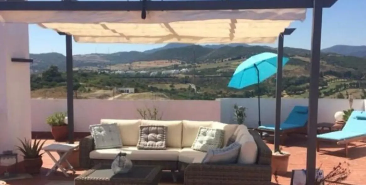 Sale of penthouse in Estepona 38