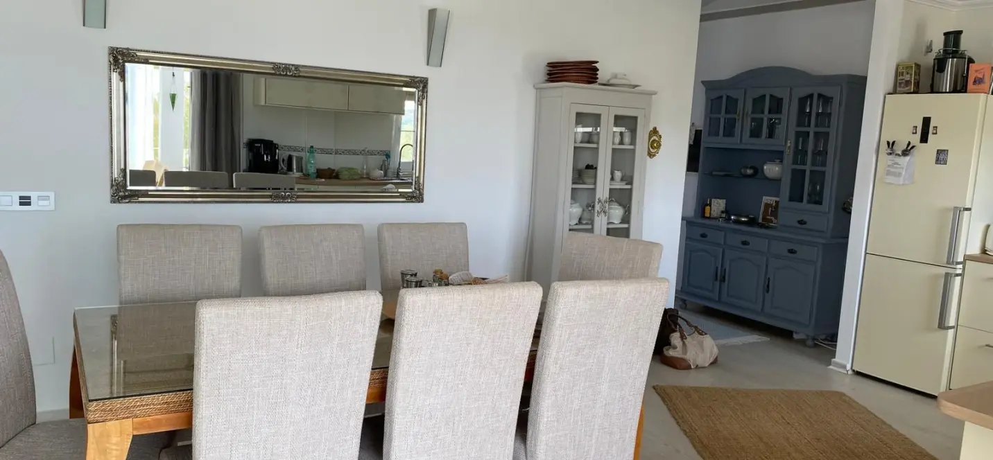 Sale of penthouse in Estepona 2