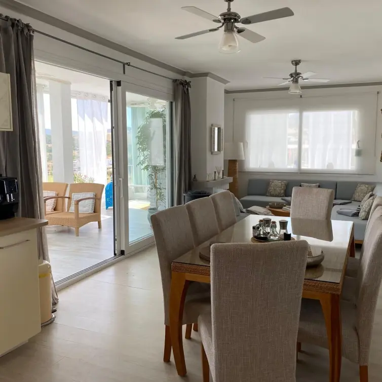 Sale of penthouse in Estepona