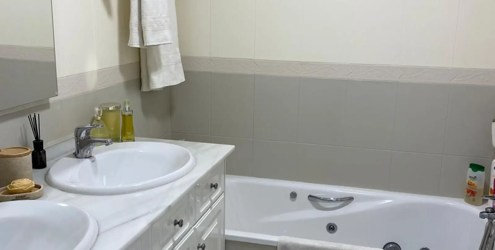 Sale of penthouse in Estepona 19