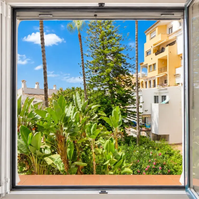 Venta de apartamento en planta media en Puerto de Cabopino