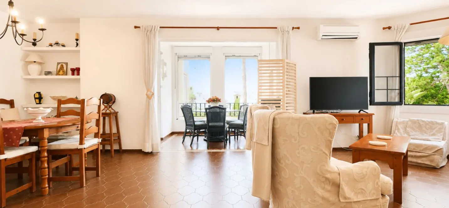 Venta de apartamento en planta media en Puerto de Cabopino 1