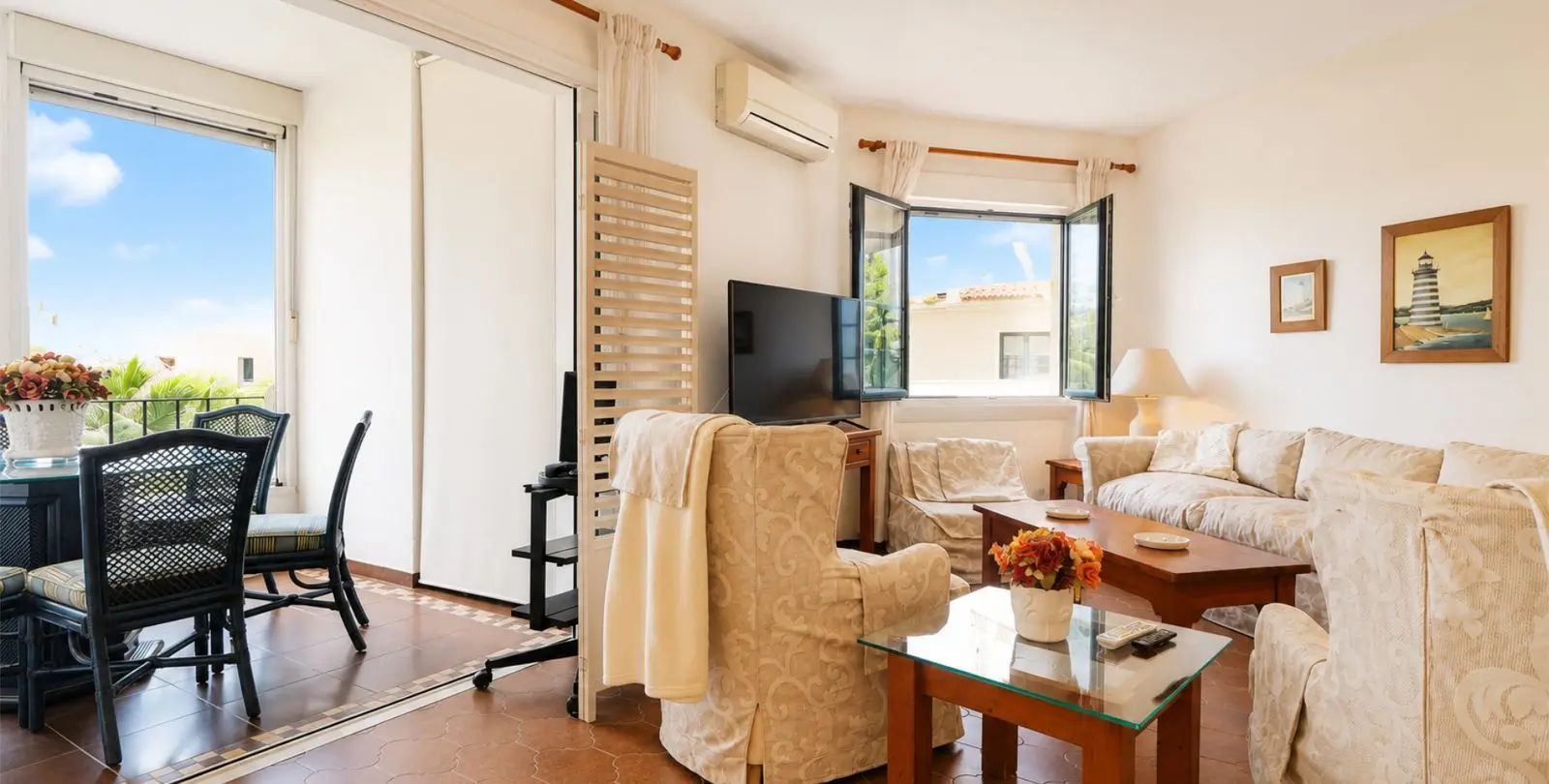 Sale of middle floor apartment in Puerto de Cabopino 4