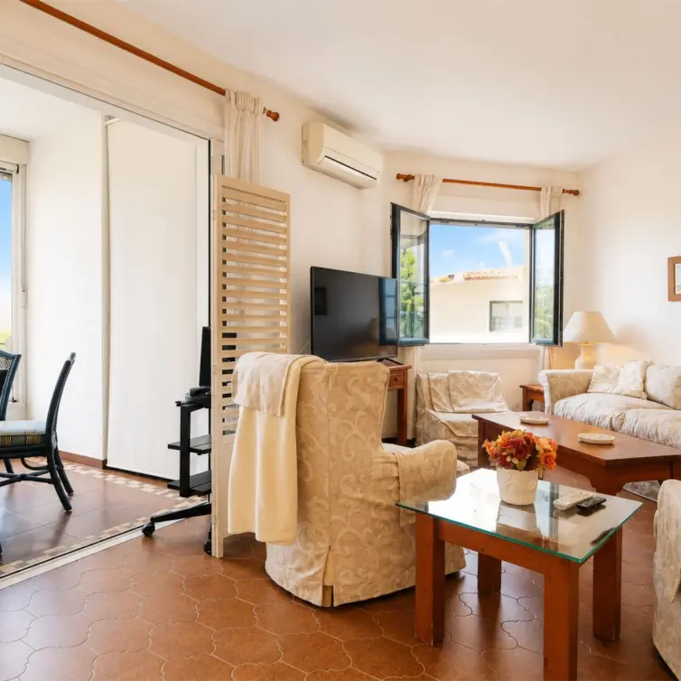 Venta de apartamento en planta media en Puerto de Cabopino