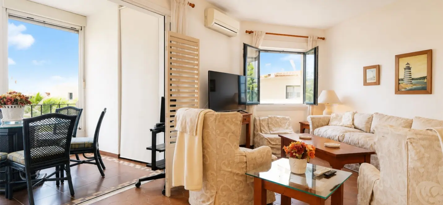 Venta de apartamento en planta media en Puerto de Cabopino 3