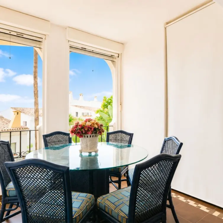 Venta de apartamento en planta media en Puerto de Cabopino