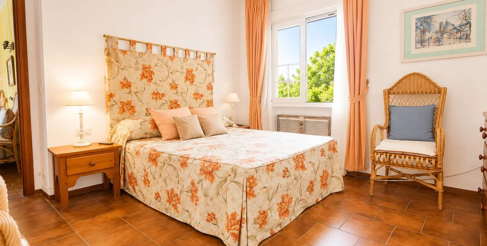Sale of middle floor apartment in Puerto de Cabopino 6