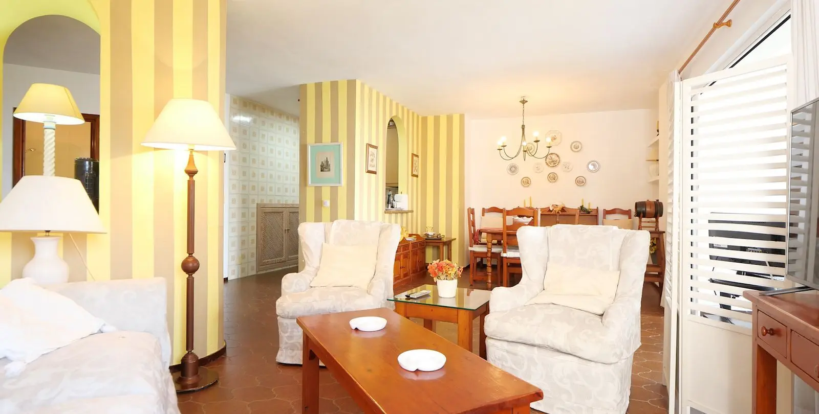Sale of middle floor apartment in Puerto de Cabopino 8
