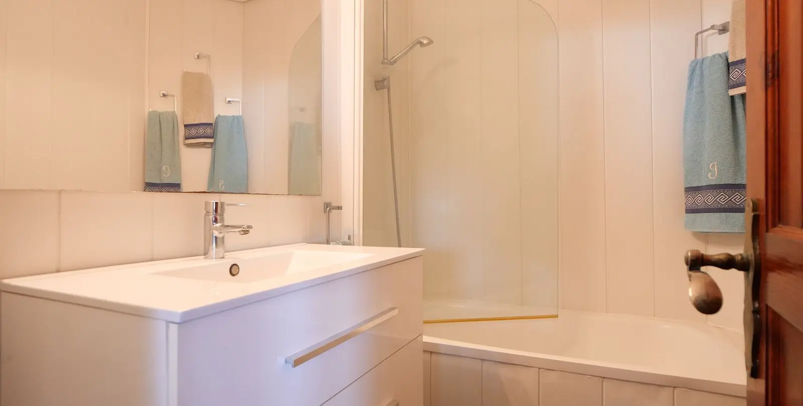 Sale of middle floor apartment in Puerto de Cabopino 9