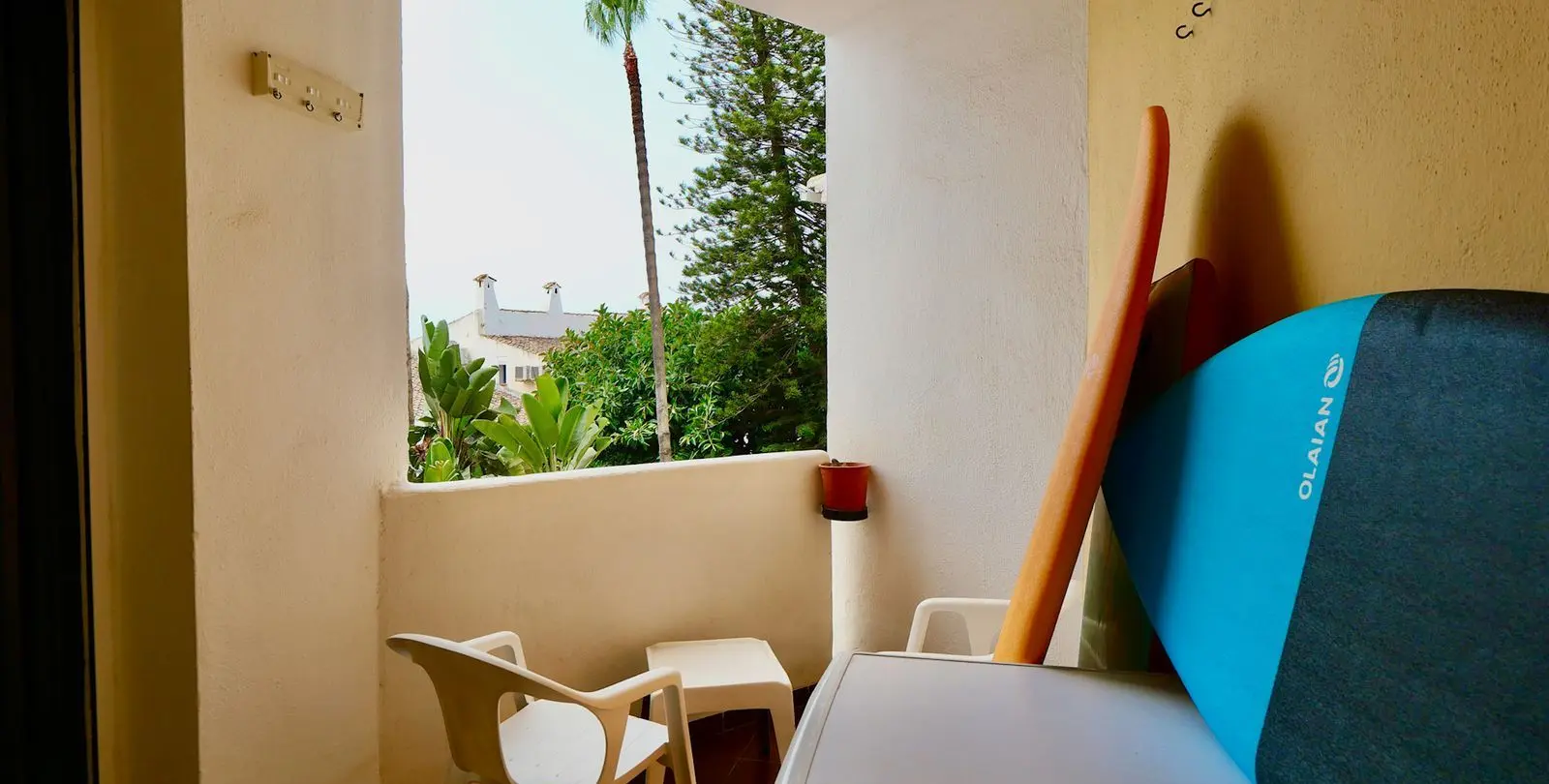 Sale of middle floor apartment in Puerto de Cabopino 15