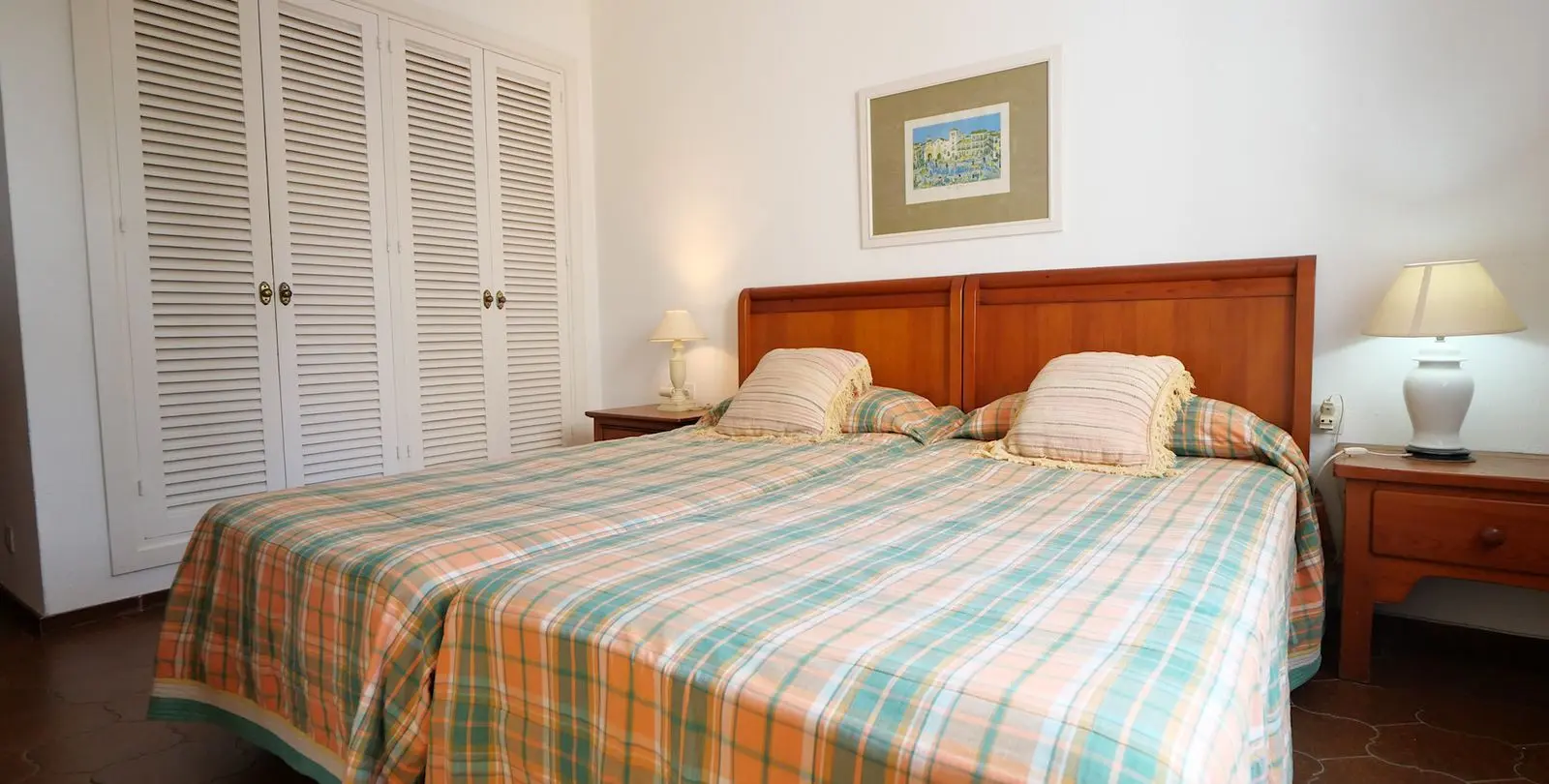 Sale of middle floor apartment in Puerto de Cabopino 17