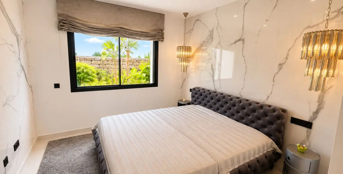 Sale of ground floor apartment in Estepona 13