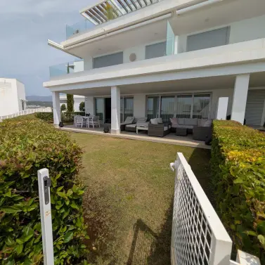 Venta de apartamento en planta baja en Estepona