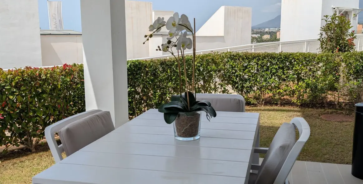 Sale of ground floor apartment in Estepona 3