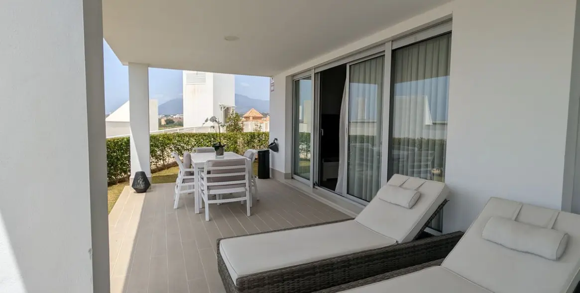 Sale of ground floor apartment in Estepona 4