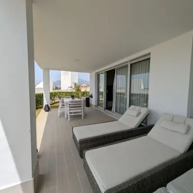 Venta de apartamento en planta baja en Estepona
