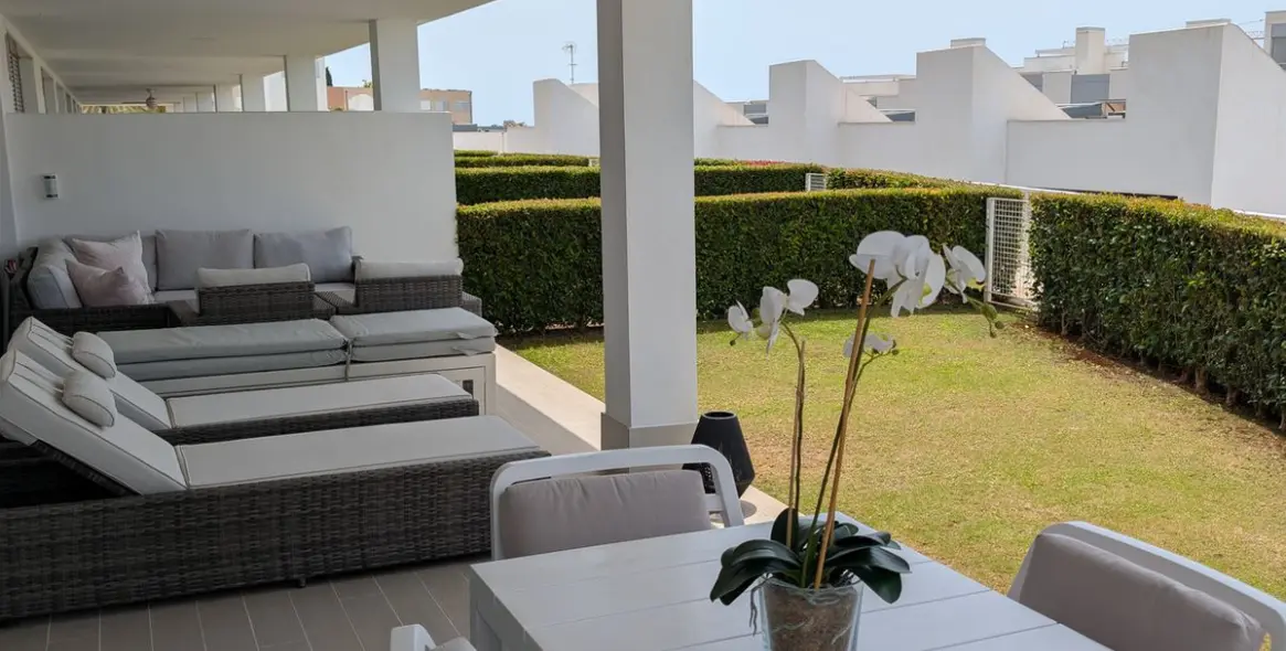 Sale of ground floor apartment in Estepona 8