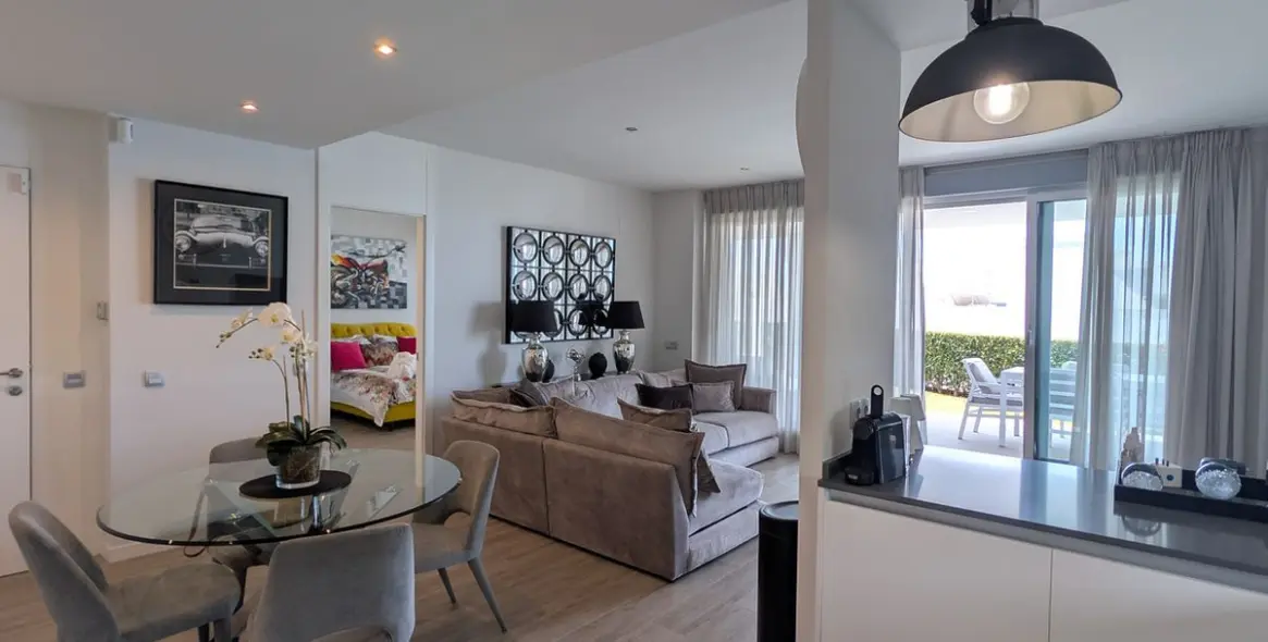 Sale of ground floor apartment in Estepona 10