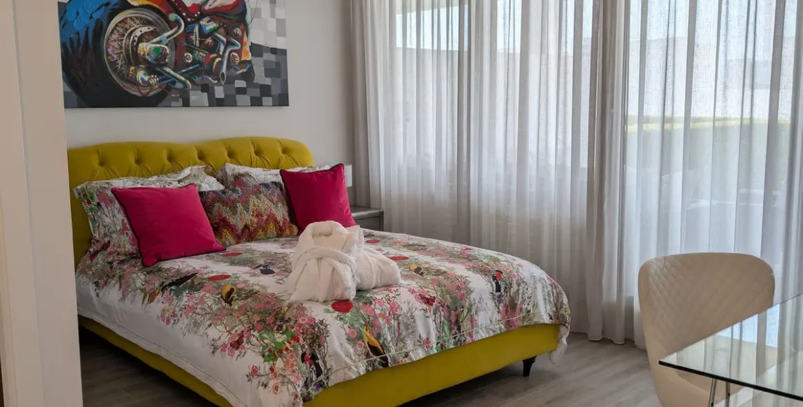 Sale of ground floor apartment in Estepona 16