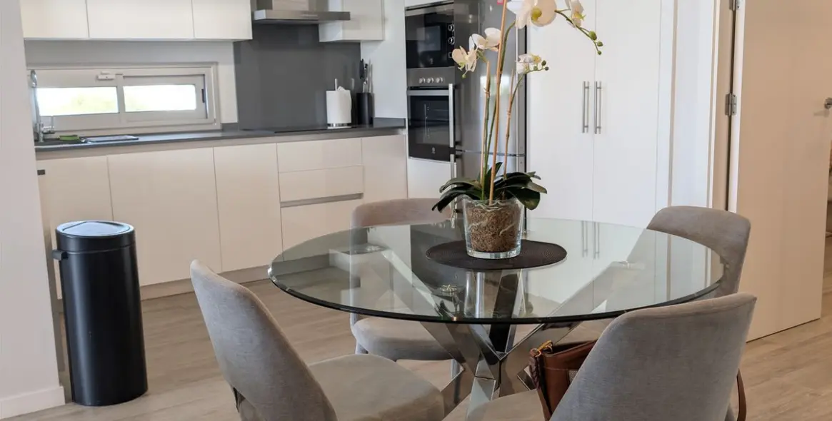 Sale of ground floor apartment in Estepona 18