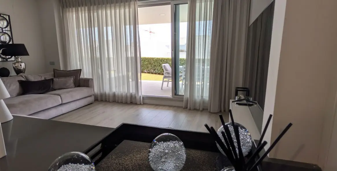 Sale of ground floor apartment in Estepona 21